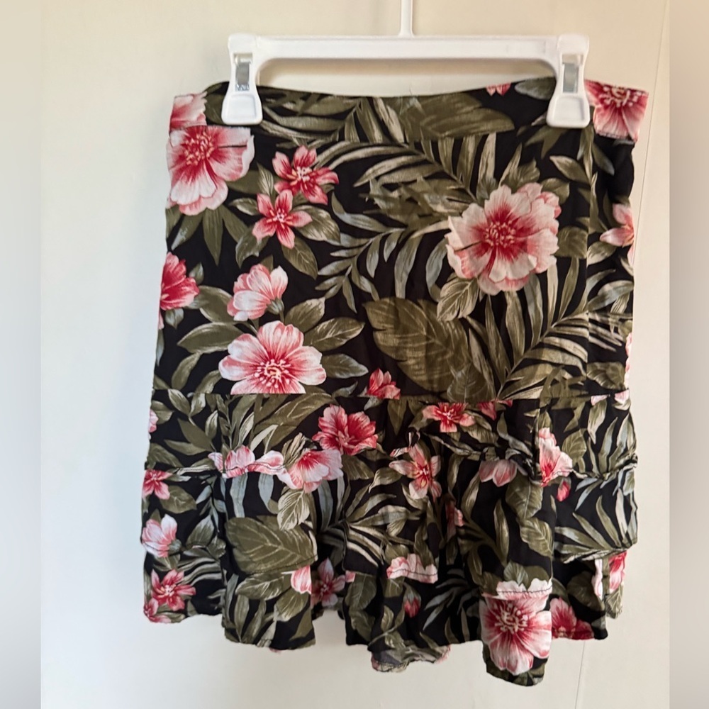 American Eagle Outfitters Leafy Pattern Skirt